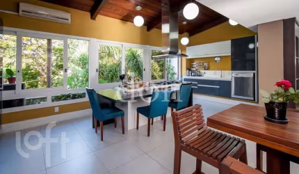 Casa com 4 quartos à venda na Rua João Caetano, 300, Três Figueiras, Porto Alegre, 450 m2 por R$ 2.290.000
