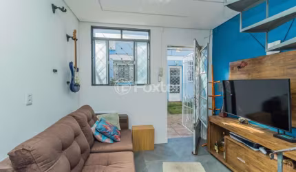 Casa em condomínio fechado com 1 quarto à venda na Rua Deputado Cunha Bueno, 185, Cavalhada, Porto Alegre, 37 m2 por R$ 140.000