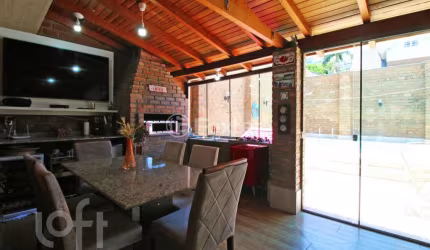 Casa com 3 quartos à venda na Rua Ramis Galvão, 223, Passo da Areia, Porto Alegre, 340 m2 por R$ 1.140.000