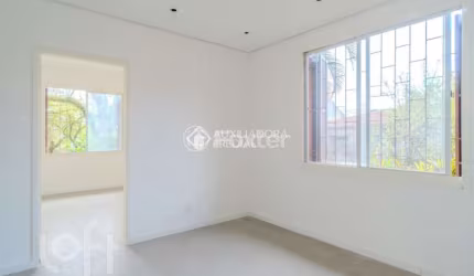 Apartamento com 2 quartos à venda na Rua Doutor Voltaire Pires, 697, Santo Antônio, Porto Alegre, 56 m2 por R$ 212.000