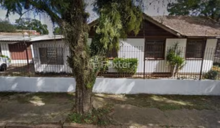 Casa com 2 quartos à venda na Rua Gregório da Fonseca, 180, Nonoai, Porto Alegre, 420 m2 por R$ 212.000