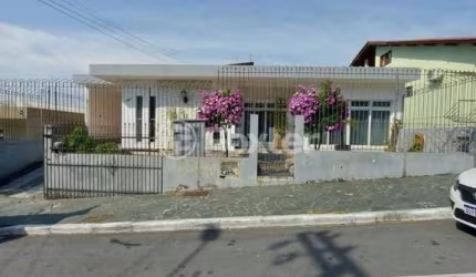 Casa com 4 quartos à venda na Rua Celso Bayma, 747, Barreiros, São José, 323 m2 por R$ 1.300.000