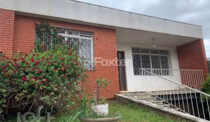 Casa com 3 quartos à venda na Rua Santa Cruz, 67, Santa Tereza, Porto Alegre, 133 m2 por R$ 599.000