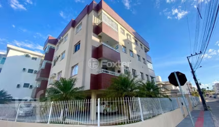 Apartamento com 2 quartos à venda na Rua Siena, 223, Passa Vinte, Palhoça, 66 m2 por R$ 341.000