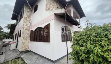 Casa com 3 quartos à venda na Rua Francisco Petry, 104, Centro, Biguaçu, 197 m2 por R$ 1.270.000