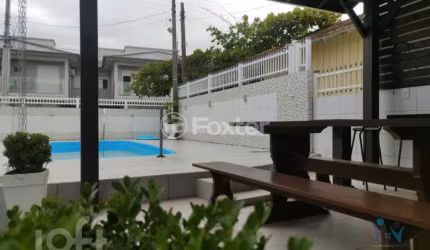 Casa com 3 quartos à venda na Rua Tucumã, 170, Enseada de Brito, Palhoça, 150 m2 por R$ 900.000