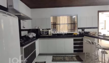 Casa com 4 quartos à venda na Rua Professor Fanor da Silva, 363, Pinheira, Palhoça, 250 m2 por R$ 1.180.000