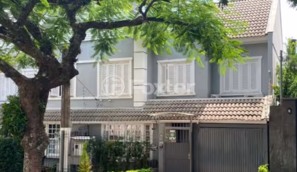 Casa com 3 quartos à venda na Rua Doutor Barbosa Gonçalves, 230, Chácara das Pedras, Porto Alegre, 186 m2 por R$ 1.350.000