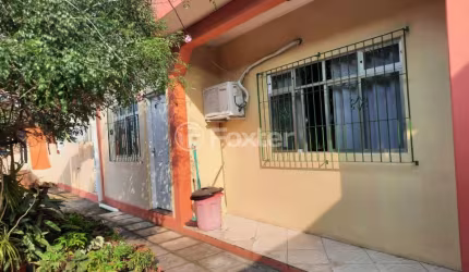 Casa com 3 quartos à venda na Estrada João de Oliveira Remião, 1320, Lomba do Pinheiro, Porto Alegre, 251 m2 por R$ 700.000