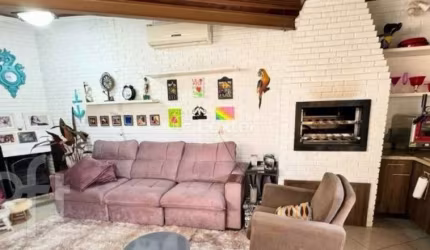Casa com 3 quartos à venda na Rua Somália, 227, Vila Ipiranga, Porto Alegre, 300 m2 por R$ 1.200.000