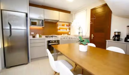 Casa em condomínio fechado com 3 quartos à venda na Rua Francisco Bertoluci, 2, Leodoro de Azevedo, Canela, 103 m2 por R$ 980.000