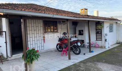 Casa com 2 quartos à venda na Rua Desembargador Maurílio Coimbra, 135, Canasvieiras, Florianópolis, 70 m2 por R$ 1.250.000