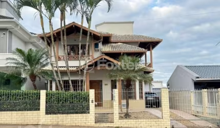 Casa com 4 quartos à venda na Avenida dos Lagos, 3709, Pedra Branca, Palhoça, 223 m2 por R$ 1.599.000