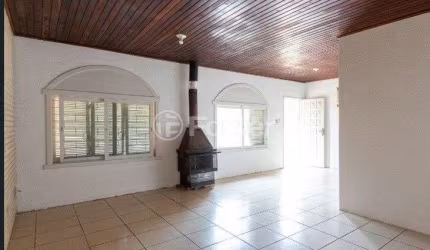 Casa com 3 quartos à venda na Estrada Aracaju, 70, Vila Nova, Porto Alegre, 120 m2 por R$ 380.000