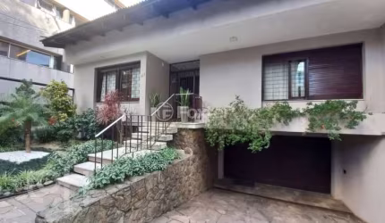 Casa com 3 quartos à venda na Travessa Saúde, 42, Auxiliadora, Porto Alegre, 237 m2 por R$ 2.749.000