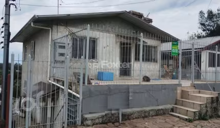 Casa com 3 quartos à venda na Rua Getúlio Vargas, 248, Presidente Vargas, Caxias do Sul, 147 m2 por R$ 365.000