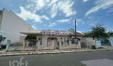 Casa com 3 quartos à venda na Rua Heriberto Hulse, 2004, Barreiros, São José, 115 m2 por R$ 1.200.000