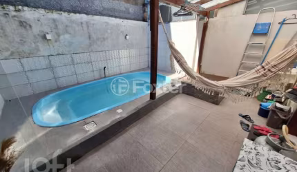 Casa com 2 quartos à venda na Rua Gardênia, 81, Forquilhas, São José, 75 m2 por R$ 379.000