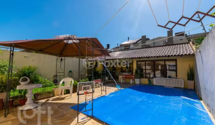 Casa com 5 quartos à venda na Rua Moacyr Godoy Ilha, 242, Espírito Santo, Porto Alegre, 360 m2 por R$ 740.000
