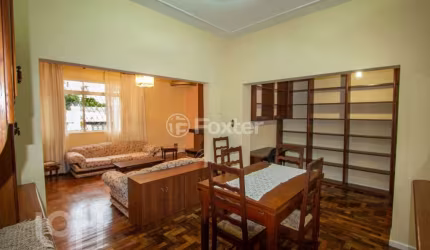 Casa com 3 quartos à venda na Rua Artigas, 214, Petrópolis, Porto Alegre, 312 m2 por R$ 954.000