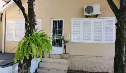 Casa com 3 quartos à venda na Beco do Carvalho, 276, Jardim Carvalho, Porto Alegre, 107 m2 por R$ 390.000
