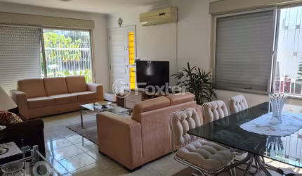 Casa com 3 quartos à venda na Rua Leite de Castro, 185, Jardim Itu Sabará, Porto Alegre, 188 m2 por R$ 800.000
