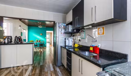 Casa com 4 quartos à venda na Rua Livramento, 381, Santana, Porto Alegre, 299 m2 por R$ 790.000