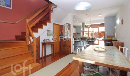 Casa com 3 quartos à venda na Rua Claudio da Silva Pinto, 221, Espírito Santo, Porto Alegre, 182 m2 por R$ 850.000