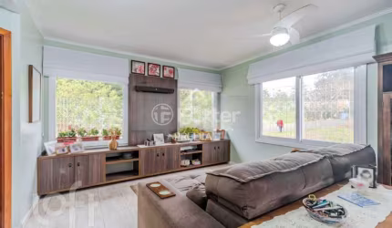 Casa com 3 quartos à venda na Rua Henrique Anawate, 470, Guarujá, Porto Alegre, 137 m2 por R$ 900.000