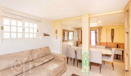 Casa com 3 quartos à venda na Avenida Benno Mentz, 884, Vila Ipiranga, Porto Alegre, 388 m2 por R$ 1.166.000