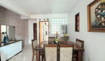 Casa com 2 quartos à venda na Rua Silvestre Sauter, 127, Hípica, Porto Alegre, 95 m2 por R$ 490.000