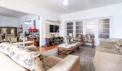 Casa com 3 quartos à venda na Avenida Pernambuco, 2728, São Geraldo, Porto Alegre, 300 m2 por R$ 955.000