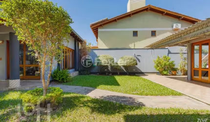 Casa com 2 quartos à venda na Rua dos Girassóis, 242, Igara, Canoas, 274 m2 por R$ 1.510.000
