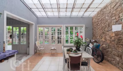 Casa com 4 quartos à venda na Avenida Karl Iwers, 273, Jardim Itu Sabará, Porto Alegre, 317 m2 por R$ 1.500.000