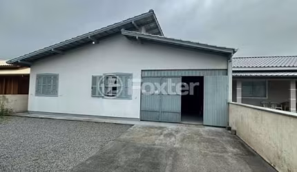 Casa com 3 quartos à venda na Rua Andira, 1, Enseada de Brito, Palhoça, 140 m2 por R$ 798.000