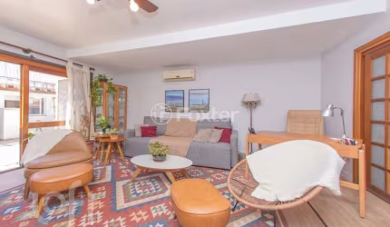 Casa com 4 quartos à venda na Rua Onze de Agosto, 257, São João, Porto Alegre, 150 m2 por R$ 895.000