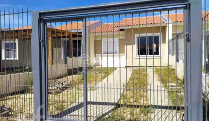 Casa com 2 quartos à venda na Rua Sete Mil e Quatorze, 102, Restinga, Porto Alegre, 48 m2 por R$ 280.000