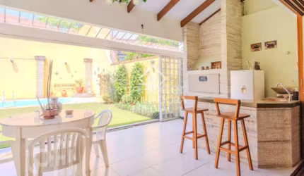 Casa com 3 quartos à venda na Rua Lindolfo Color, 65, Medianeira, Porto Alegre, 281 m2 por R$ 945.000