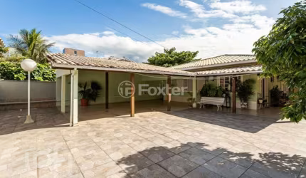 Casa com 4 quartos à venda na Servidão Bons Amigos, 108, Campeche, Florianópolis, 245 m2 por R$ 1.100.000