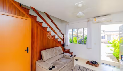 Casa em condomínio fechado com 2 quartos à venda na Avenida José Aloísio Filho, 889, Humaitá, Porto Alegre, 69 m2 por R$ 329.900