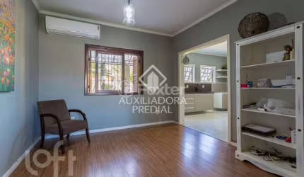 Casa com 3 quartos à venda na Avenida Otto Niemeyer, 3427, Tristeza, Porto Alegre, 175 m2 por R$ 590.000