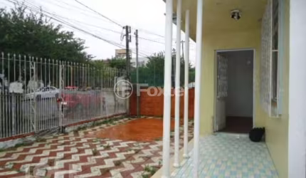Casa com 2 quartos à venda na Avenida Engenheiro José Maria de Carvalho, 149, Vila Ipiranga, Porto Alegre, 152 m2 por R$ 620.000