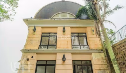 Casa com 5 quartos à venda na Rua Fernando Osório, 1165, Teresópolis, Porto Alegre, 868 m2 por R$ 2.700.000