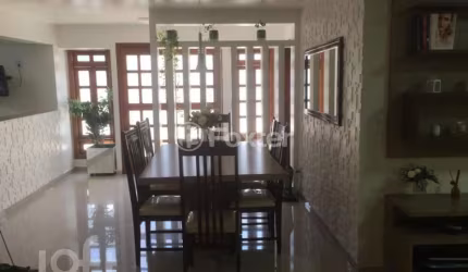 Casa com 4 quartos à venda na Avenida Otto Niemeyer, 2107, Camaquã, Porto Alegre, 194 m2 por R$ 750.000
