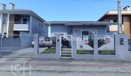 Casa com 3 quartos à venda na Rua Rodolfo Weiss, 436, Aririu, Palhoça, 107 m2 por R$ 620.000