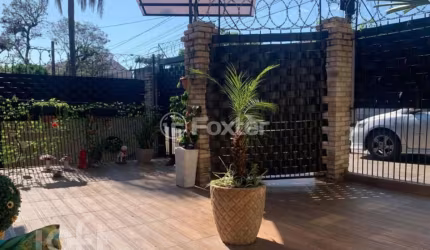 Casa com 4 quartos à venda na Rua Dom João VI, 84, Medianeira, Porto Alegre, 264 m2 por R$ 850.000