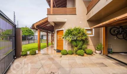 Casa com 4 quartos à venda na Rua Bento Tavares da Silva, 50, Cristo Rei, São Leopoldo, 411 m2 por R$ 1.950.000