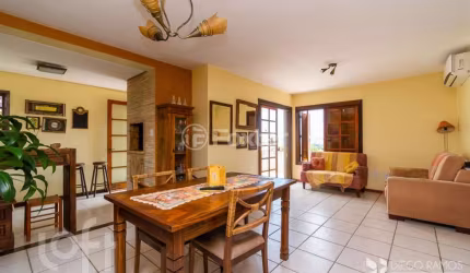 Casa em condomínio fechado com 3 quartos à venda na Avenida Jacuí, 1248, Cristal, Porto Alegre, 193 m2 por R$ 700.000