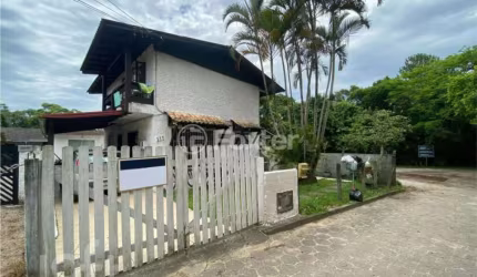 Casa com 4 quartos à venda na Servidão Família Nunes, 377, Campeche, Florianópolis, 200 m2 por R$ 990.000