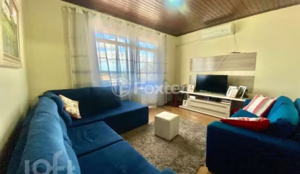Apartamento com 3 quartos à venda na Rua dos Carijós, 234, Espírito Santo, Porto Alegre, 101 m2 por R$ 275.000